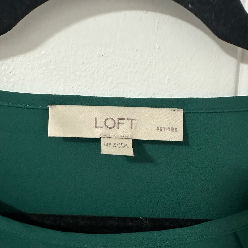 LOFT Women's Emerald Ruffle Blouse, Size Medium Petite - Picture 2 of 11